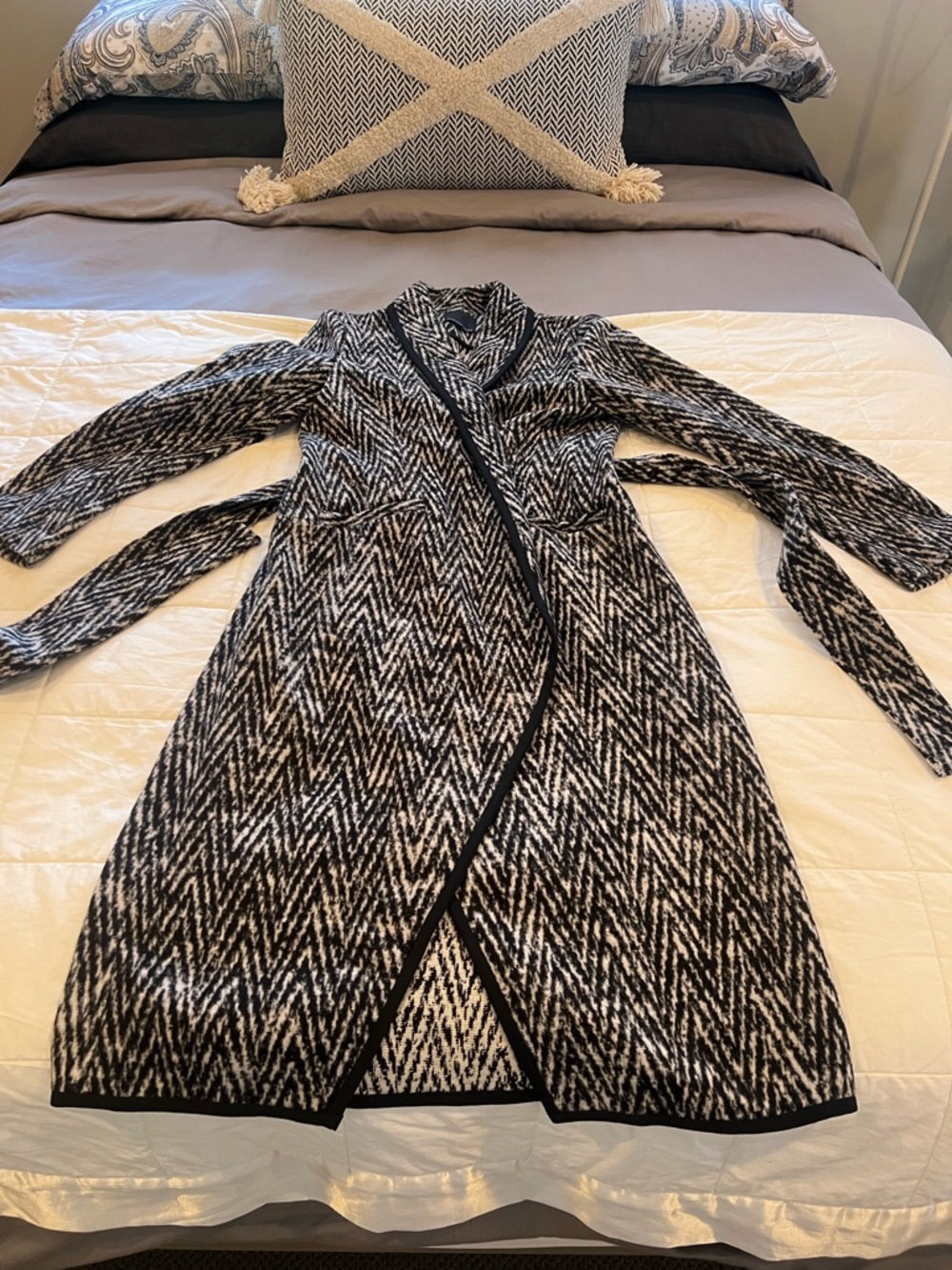 Marissa Webb Black & White Herringbone Shawl Collar light wool coat. Like New